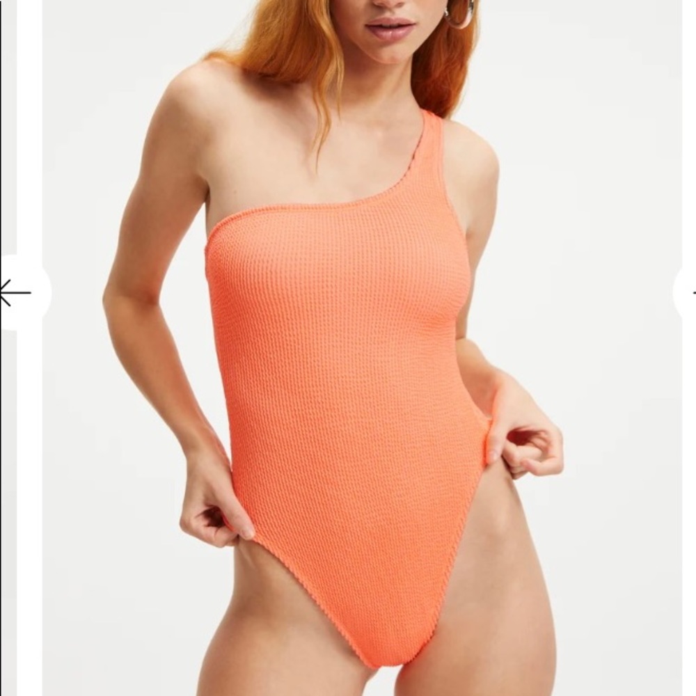 Good American Always Fits Hot shoulder swim. Size 1/2. Orange cream